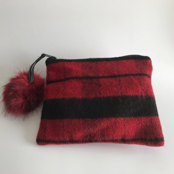 Wool Clutch with Pompom - Picture 4 of 8